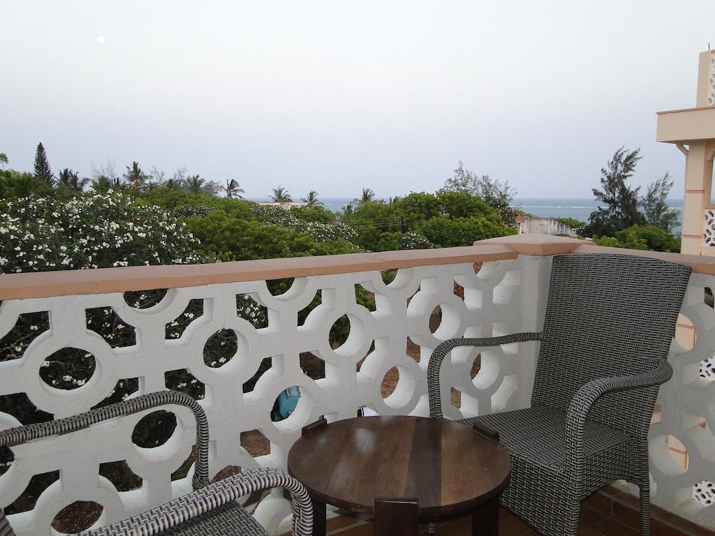 Pavilion Holiday Resort Bamburi Dış mekan fotoğraf